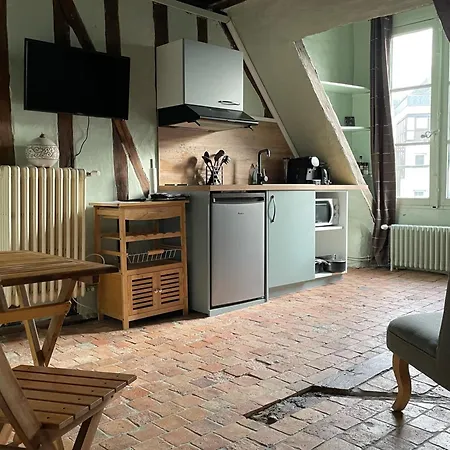 - Particulier Du Xvii - Centre Apartment *